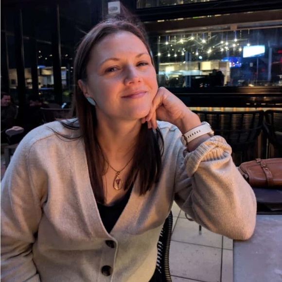 Meet your Posher, Megan - Picture 1 of 1